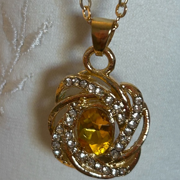 🎅🏻 HOLIDAY FIND! UNIQUE AMBER RHINESTONE SUNFLOWER DESIGN PENDANT NECKLACE NEW! - Picture 3 of 10
